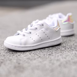 FU6675-adidas-stan-smith-el-infant-cloud-whitecore-black-iridescent-1.jpg FU6675-adidas-stan-smith-el-infant-cloud-whitecore-black-iridescent-1.jpg
