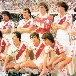 HC0297-adidas-originals-river-plate-85-1985-vintage-track-top-trainingsjacke-retro-jacke-rot-weiss-6.jpg HC0297-adidas-originals-river-plate-85-1985-vintage-track-top-trainingsjacke-retro-jacke-rot-weiss-6.jpg