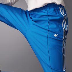 H32543-adidas-blue-version-beckenbauer-bb-tp-track-pants-trainingshose-sporthose-bluebird-steigbuegel-6.jpg H32543-adidas-blue-version-beckenbauer-bb-tp-track-pants-trainingshose-sporthose-bluebird-steigbuegel-6.jpg