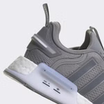 IG9942-adidas-originals-nmd-v3-r1-trainer-sneaker-grau-grey-boost-laufschuhe-running-g.jpg