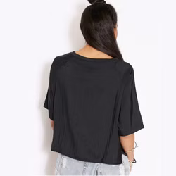 AJ8841-adidas-cropped-tee-running-shirt-schwarz-logo-oversize-black-2.jpg AJ8841-adidas-cropped-tee-running-shirt-schwarz-logo-oversize-black-2.jpg