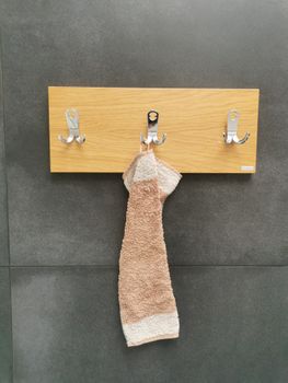6021-Edler-Badezimmer-Handtuchhaken-Wandhandtuchhaken-50-x-20-cm-Carl-Svensson_2.jpg