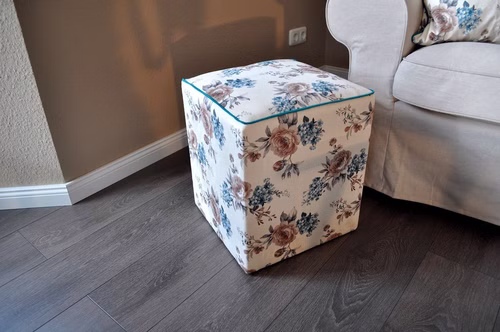 Design Hocker Pouf Carl Svensson Türkis Creme Rosen Blumen PK-3m