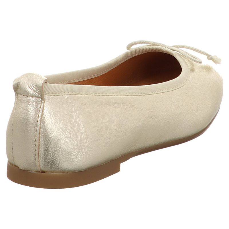 Pavement - Lucy Lu - 231711 - Ballerina