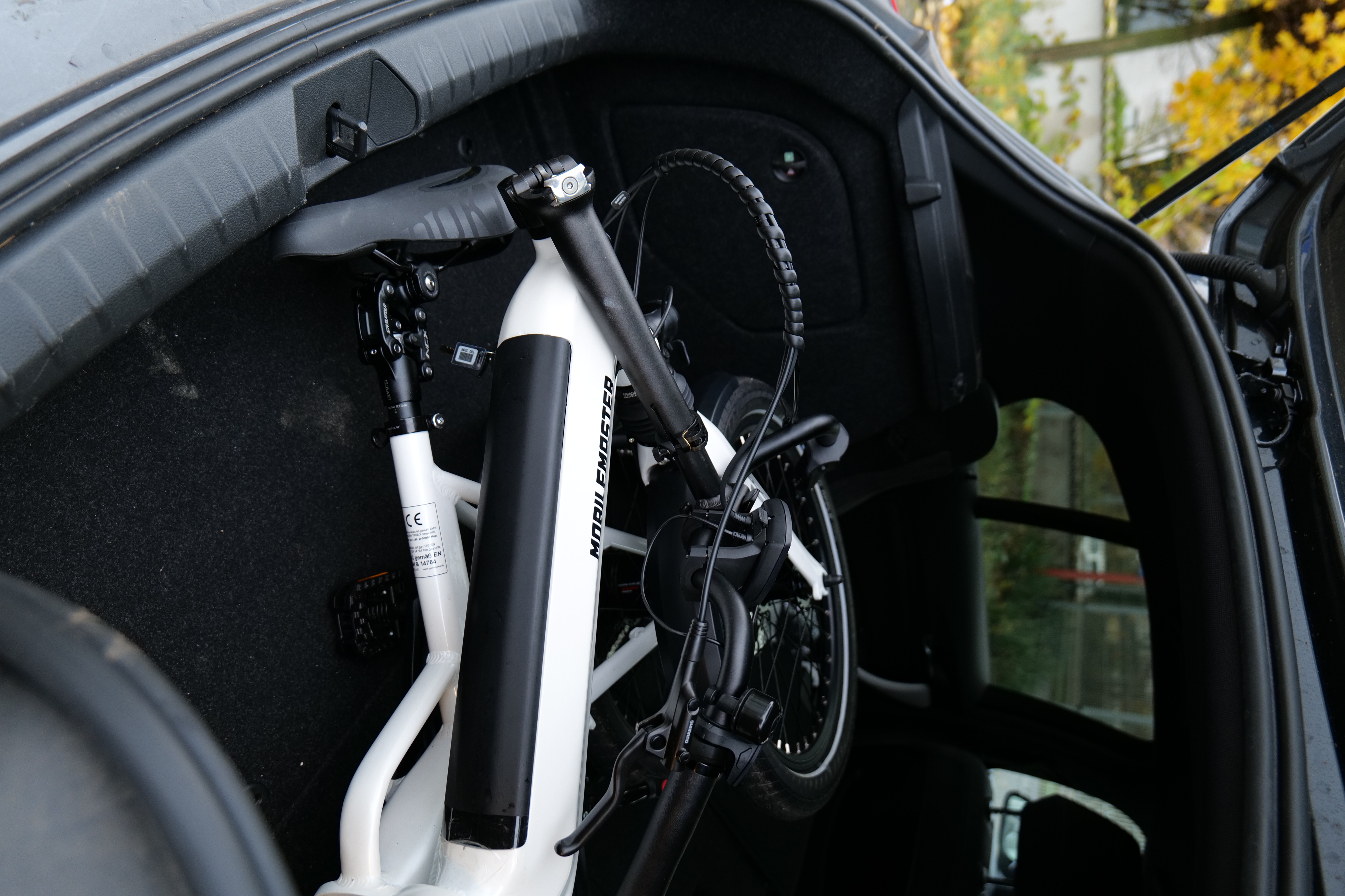 Mobilemaster E-Klapprad Rohloff E-14R PP gefaltet im Kleinauto einfach mitnehmen