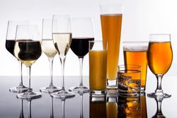 400537v01_product_photos_nc2jpit7cxf9_jp 32315-6x-Bormioli-Rocco-Pint-Glas-mit-Eichstrich-bei-0-4-Liter-Bierglas_1.jpg