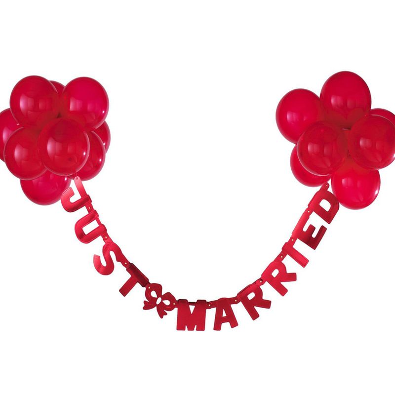 iden-10225362-10-einheiten-asset-729396 60038-10----KoeGLER-Banner-Just-Married-mit-18-Luftballons-rot-95-cm---30cm-2-Ballonhalter.jpg