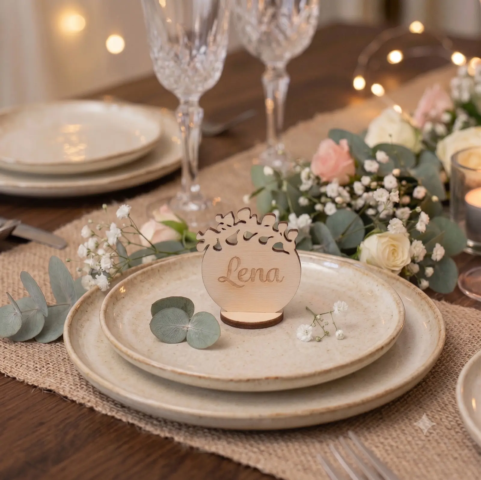 Platzkarten und Tischkarten aus Holz personalisiert