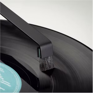 10054-Pro-Ject-Sweep-It-E-Mitlaufbesen-mit-Naturhaarbuerste-Schwarz-PJ-SE-IT-E-BK_2.jpg