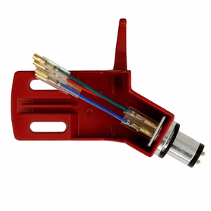 THAKKER CHS-13 gekröpftes Phono Headshell in Rot. Ansicht von unten.