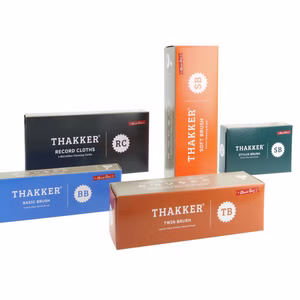 7720-THAKKER-Twin-Brush-Antistatik-Schallplattenbuerste-mit-Kohlefaser-Borsten-und-Samtpolster-ZB-THAKKER-TWIN-BRUSH.jpg
