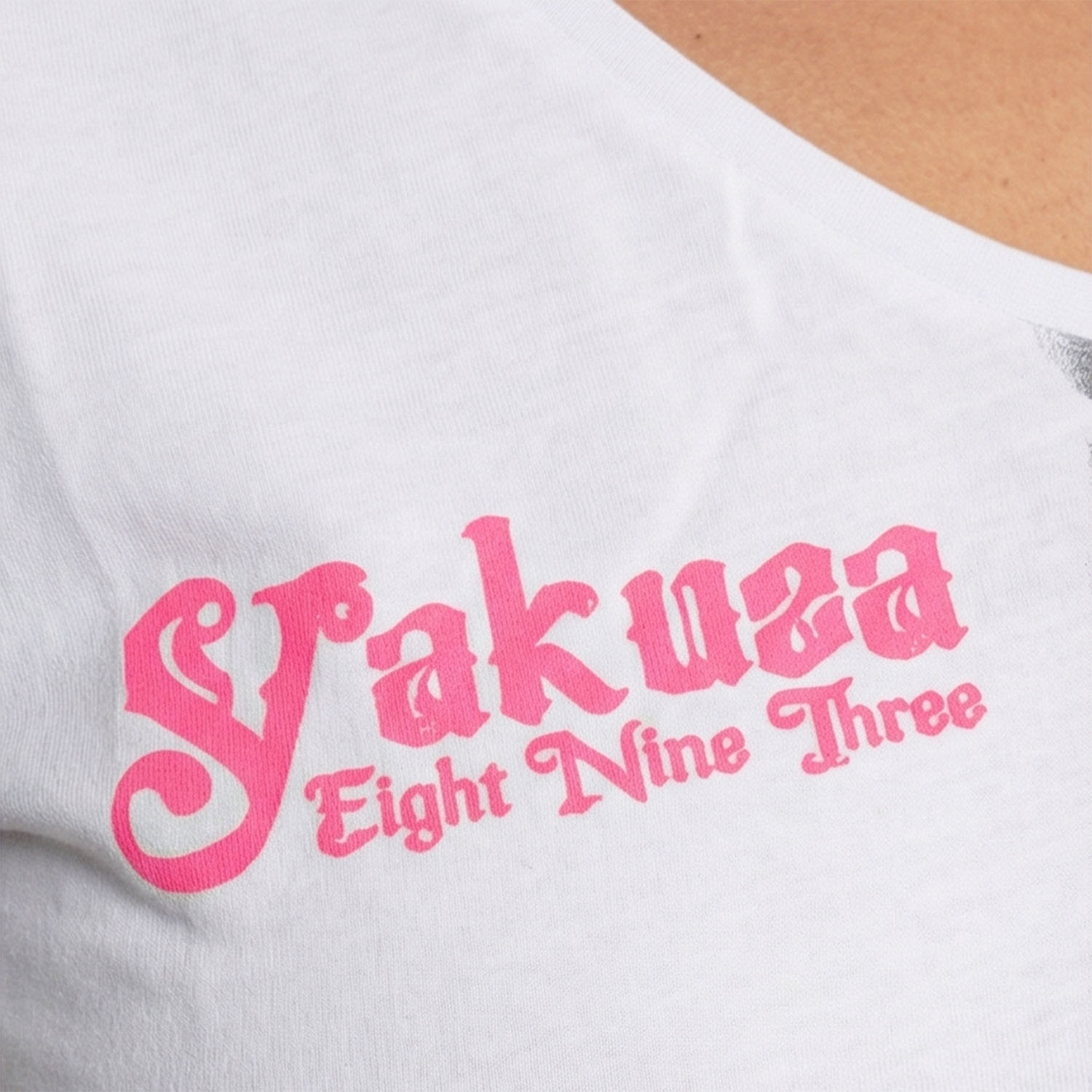 Yakuza dámské tílko Wise Kids Curved V Neck T-Shirt white XL